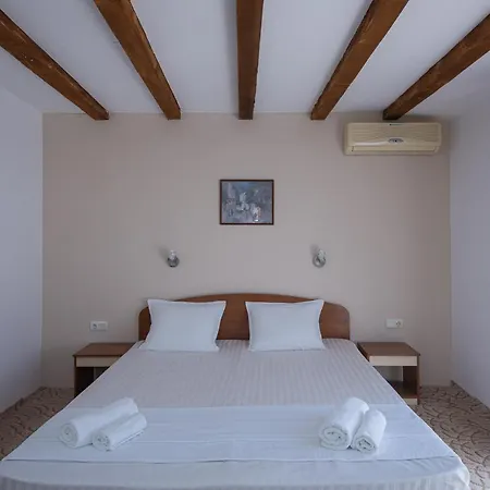 بيت ضيافة Viamar Beach *