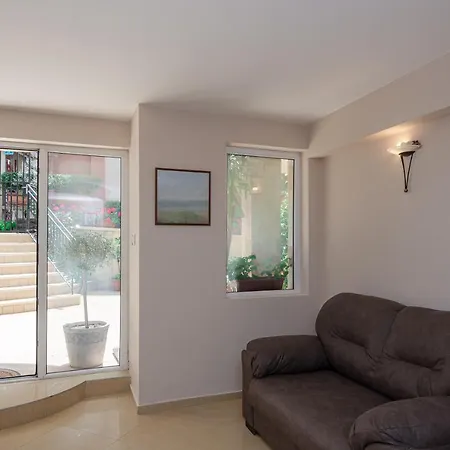 Viamar Beach بيت ضيافة سوزوبول